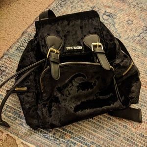 Steve Madden velvelt backpack